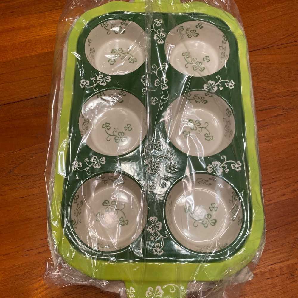 Temp-Tations Floral Lace Muffin baker